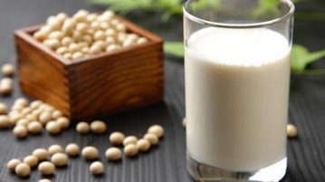 Uống Sữa đậu nành trước khi ăn