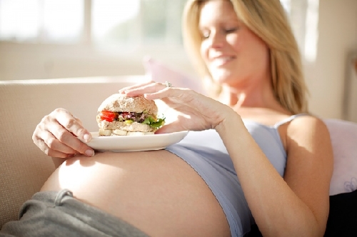 Có nên giảm cân khi đang mang thai?