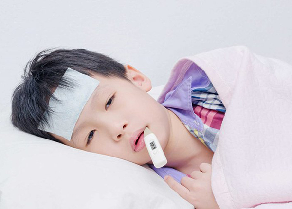 Cần chú ý những gì khi trẻ bị bệnh sốt